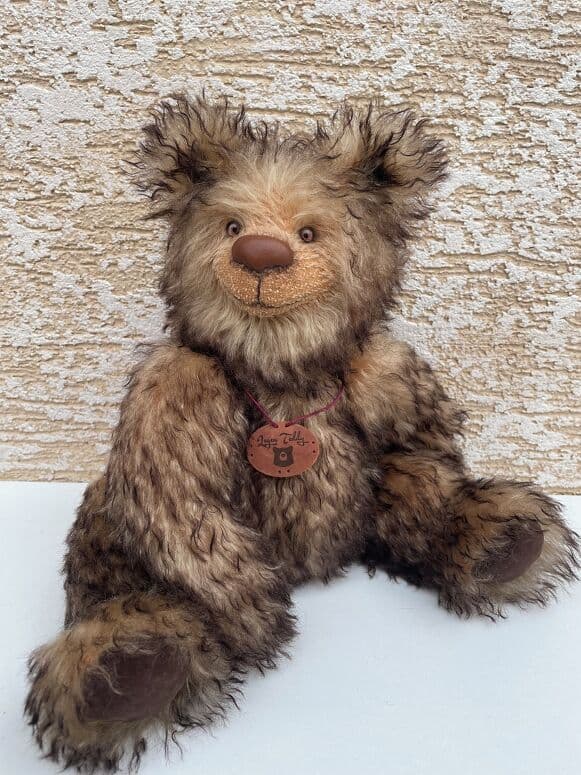 Full-body view of Mr. Bramble, view 2