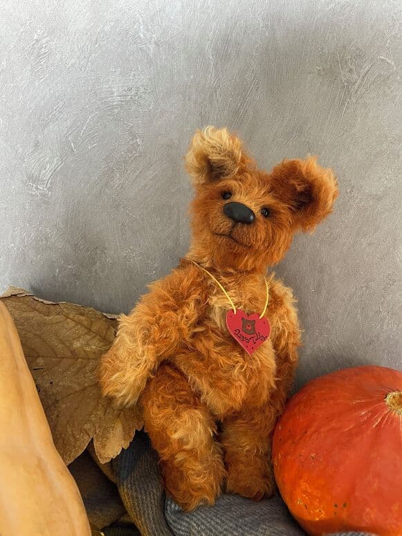 Full-body view of Ambear, view 2
